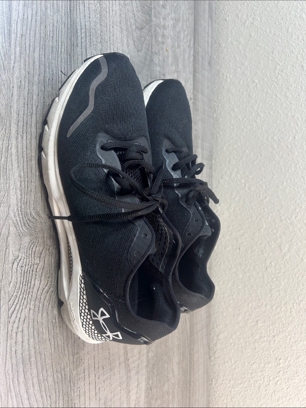 Under Armour Black and White Athletic Sneakers Size 10 Men’s - Picture 4 of 9